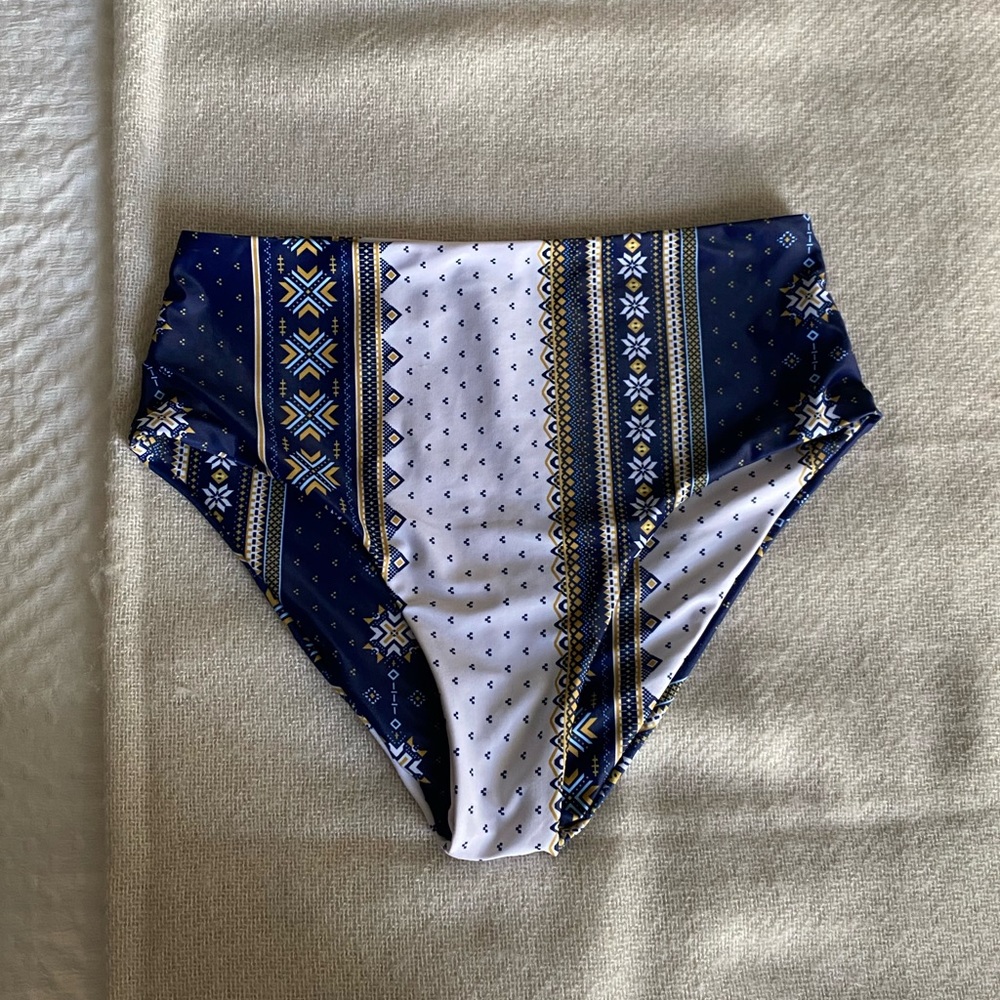 SHEIN Womens High-waisted Swim Bottom. Size: Medium. Color: Blue.